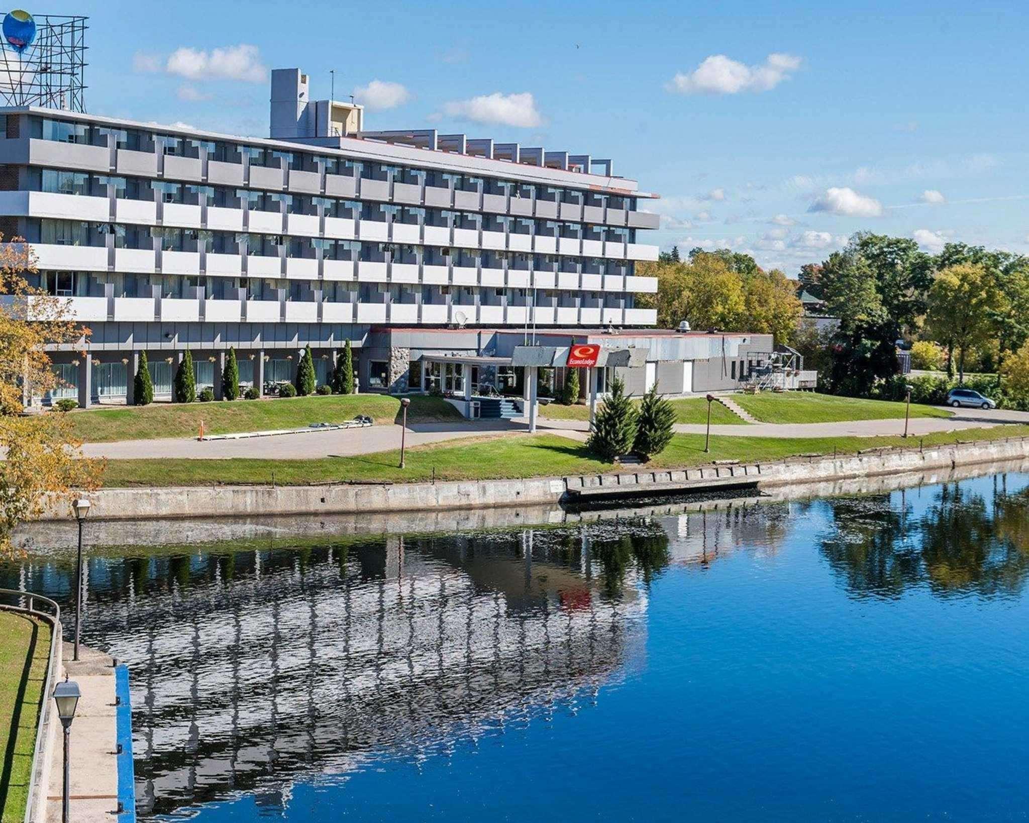Econo Lodge Smiths Falls Exterior foto